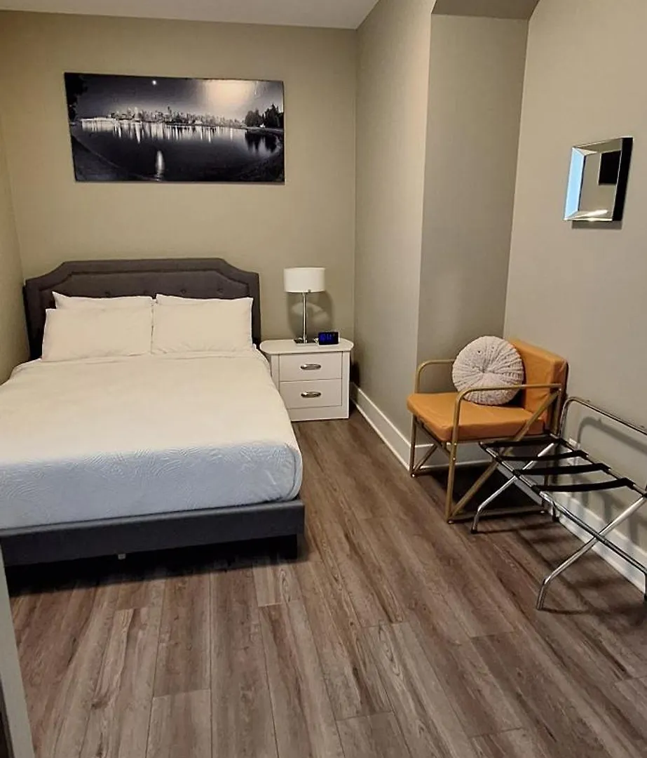 Two Bedroom Serenity - Complimentary Welcome Treats 0*, Langford Canada
