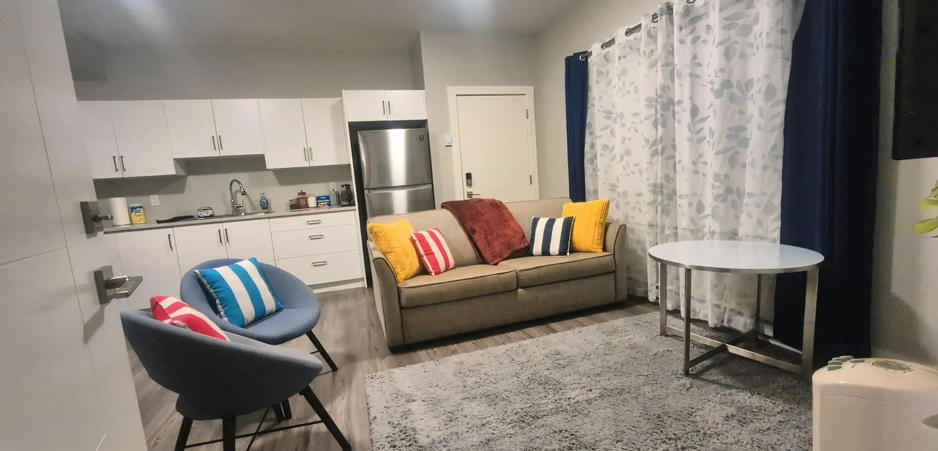 Two Bedroom Serenity - Complimentary Welcome Treats 0*, Langford Canada